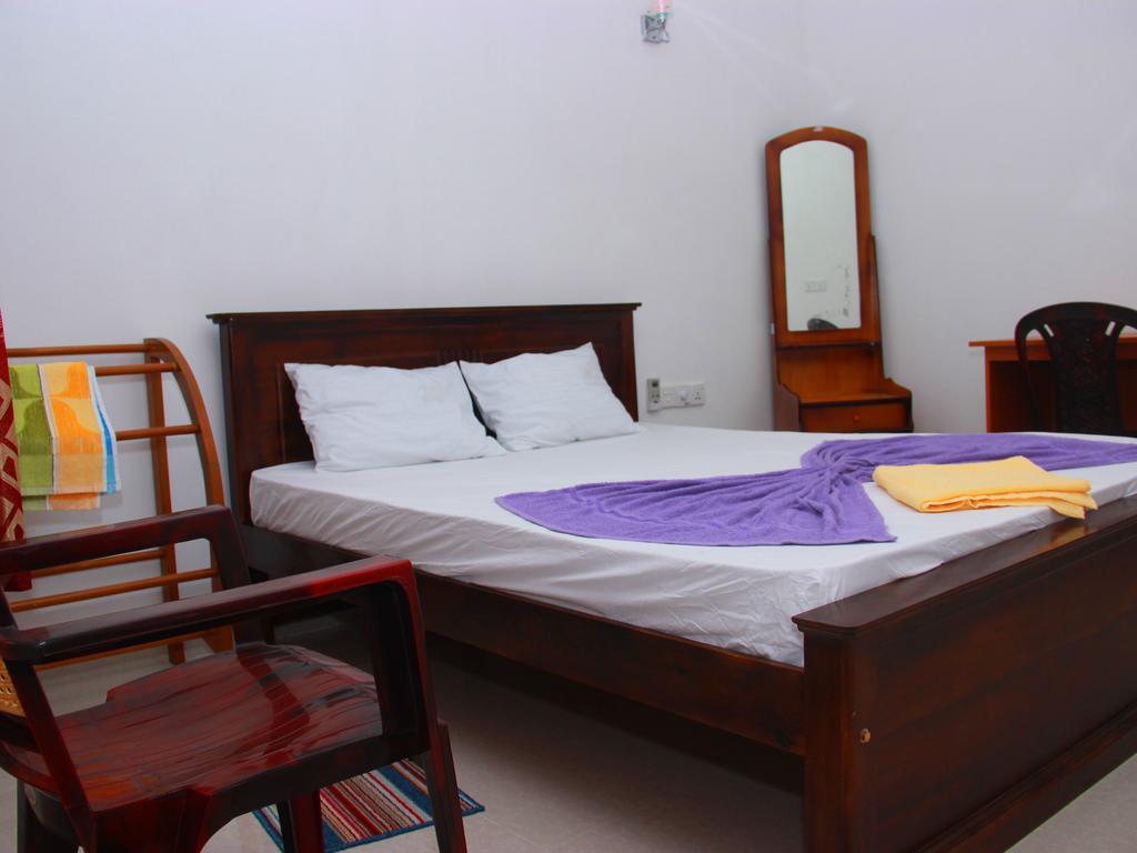 Heaven Star Rest Bed and Breakfast Mirissa Δωμάτιο φωτογραφία