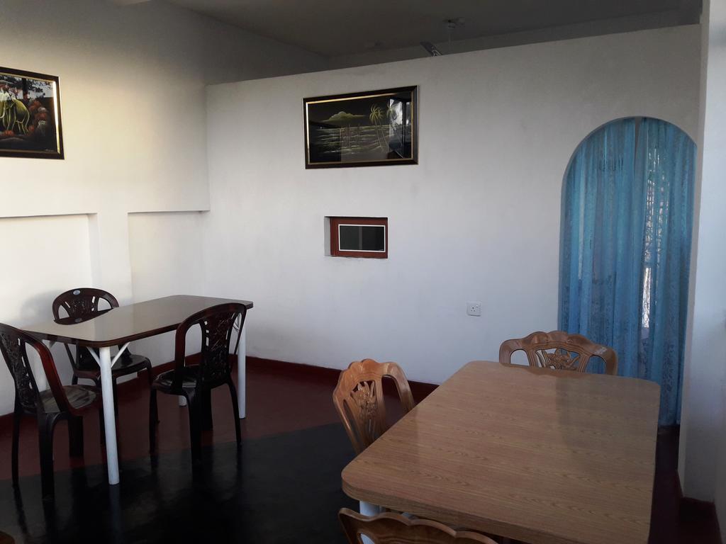 Heaven Star Rest Bed and Breakfast Mirissa Εξωτερικό φωτογραφία